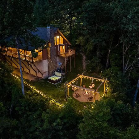 Maggie Valley Cabin With Beautiful Mountain Views, Hottub, Pet Friendly, Gameroom, Fireplace エクステリア 写真