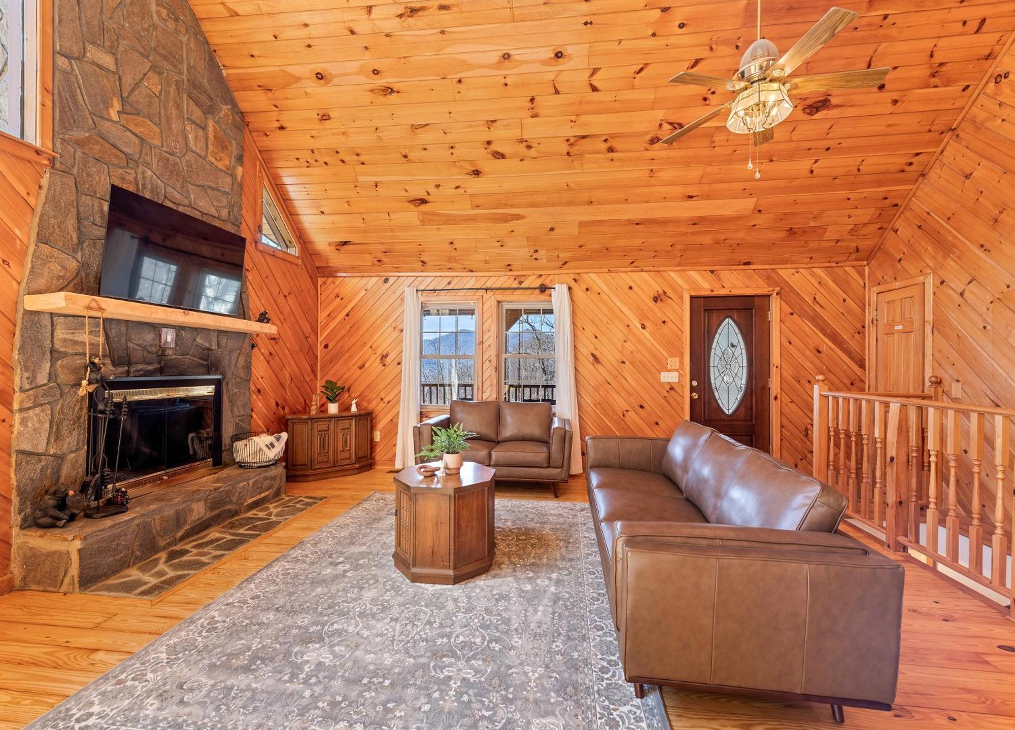 Maggie Valley Cabin With Beautiful Mountain Views, Hottub, Pet Friendly, Gameroom, Fireplace エクステリア 写真