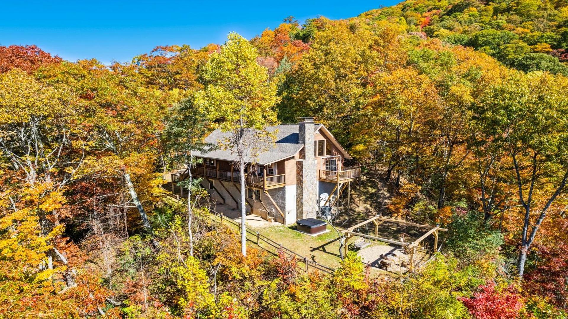 Maggie Valley Cabin With Beautiful Mountain Views, Hottub, Pet Friendly, Gameroom, Fireplace エクステリア 写真