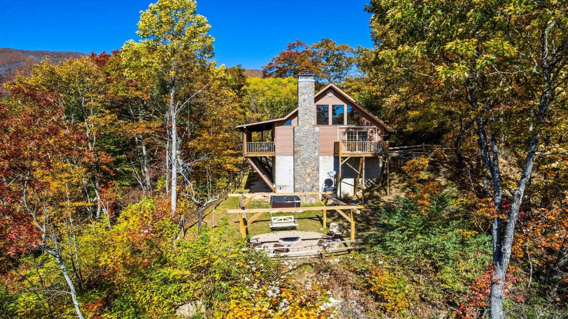 Maggie Valley Cabin With Beautiful Mountain Views, Hottub, Pet Friendly, Gameroom, Fireplace エクステリア 写真